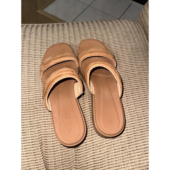 Reef Sandals - Picture 1 of 6